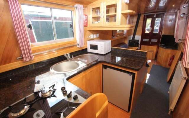 Amazing Narrow Boat Stratford-on-avon, River Avon