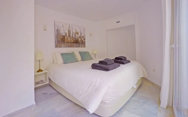 Beautiful family duplex walking distance to the beach