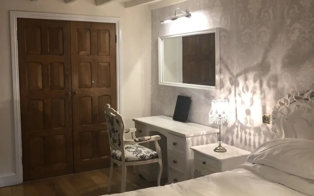 The Thatched Cottage Inn