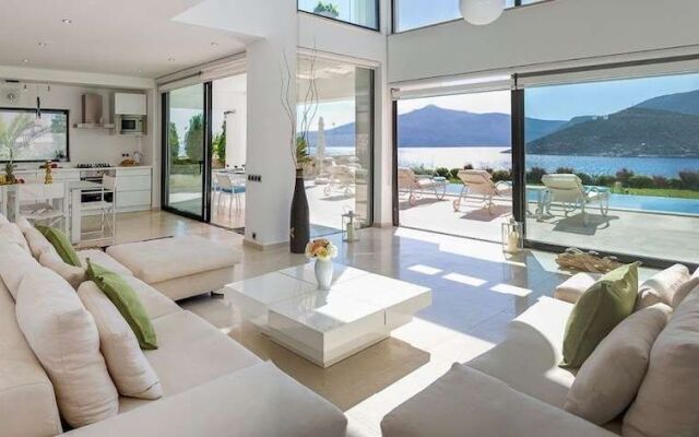 Villa Biba 2 by Lycia Collections