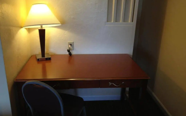Royal Inn Motel