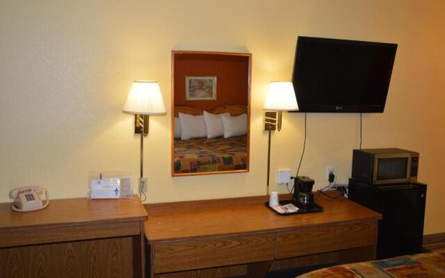 Burnsville Inn & Suites