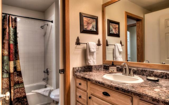 Lakeshore 1540 by Book by Owner