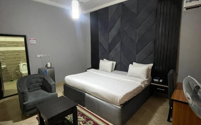 De Ross Hotel & Suites