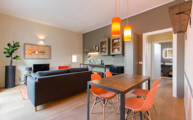 Panoramic Roof Apartment