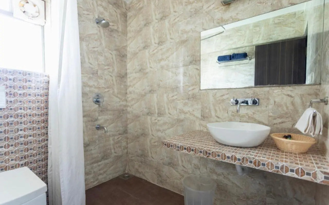 OYO 2119 Hotel Arotel Rooms@Suites