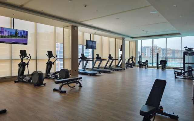 Beautiful Cityscape Views From This Urban Retreat