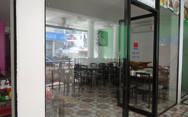 Panda Hostel Phuket - Adults Only