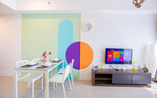 Georgetown High Floor Luxury 3BR Suite