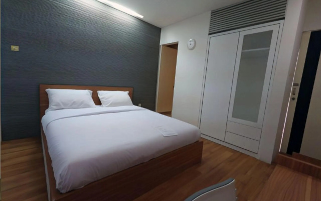 FLAT06. Cipete