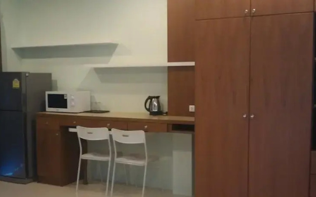 Cheewa Service Apartment