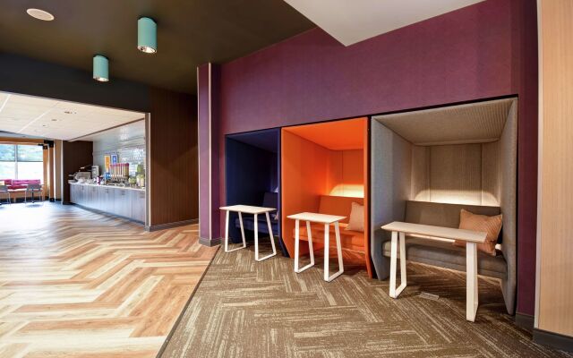 Tru by Hilton Louisville Airport