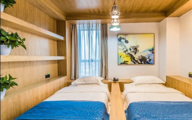 Gujing Junlai Hotel (Luhe Convention & Exhibition Center)