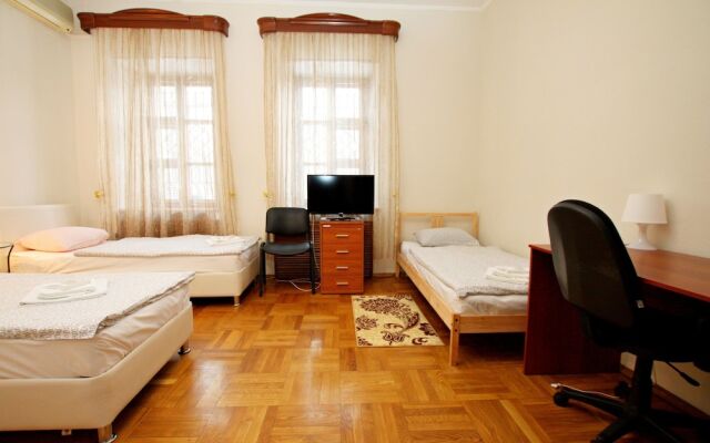 Hotel Life on Belorusskaya