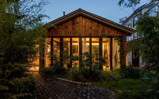 Zizai Garden Traveling with Hotel