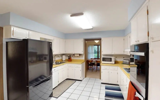 Live Oak Hideaway 4 Bedroom Home