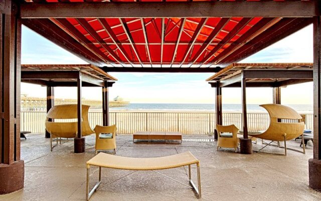 Holiday Inn Charleston-On The Beach