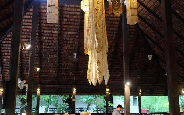 Rainforest Chiangmai Hotel