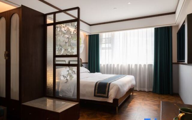 Nostalgia S Hotel (Shanghai Railway Station Suzhou River)