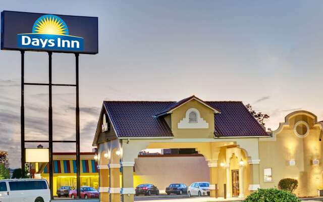 Days Inn by Wyndham Louisville Airport Fair and Expo Center