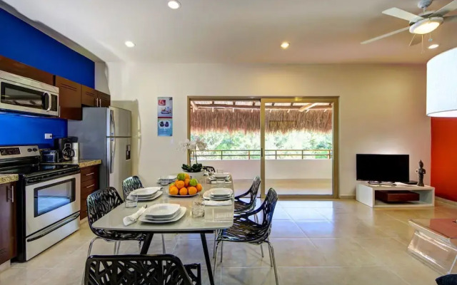 Rainbow Penthouse 2 bedrooms sleeps 5