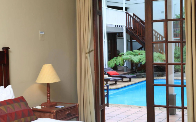 Loerie Guest Lodge