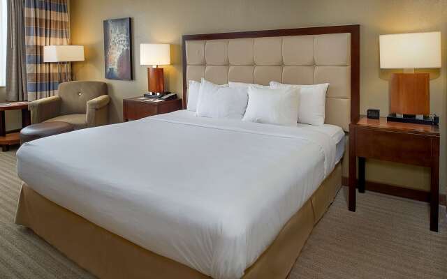 DoubleTree by Hilton St. Louis - Westport