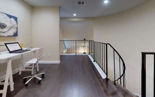 Beautiful Home In The Woodlands Best Location