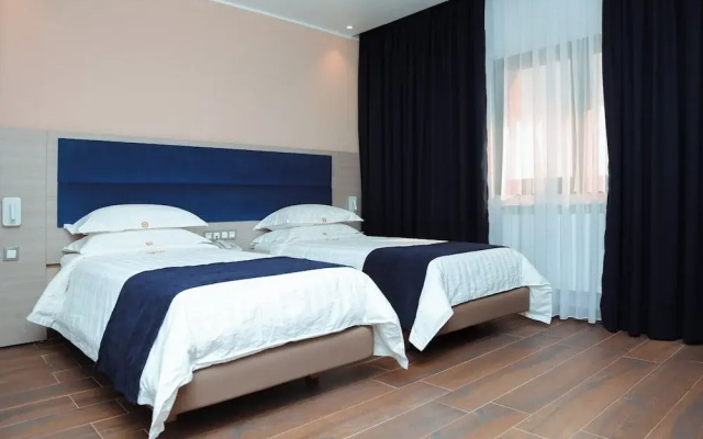Al Bayt Hotel