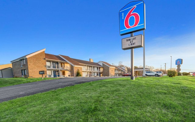 Motel 6 Hillsville, VA