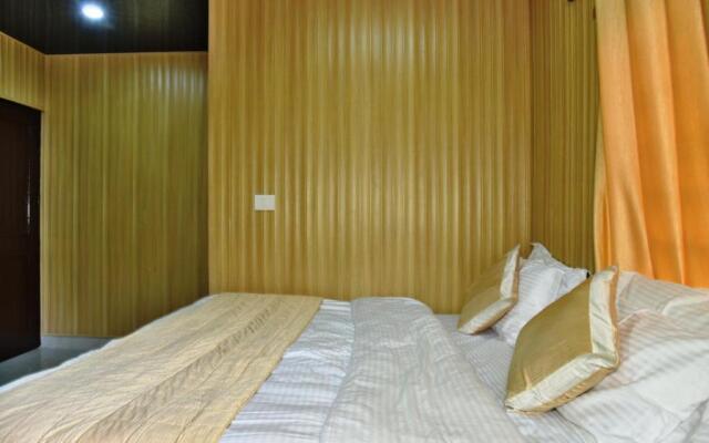 OYO 8455 Hotel Akash