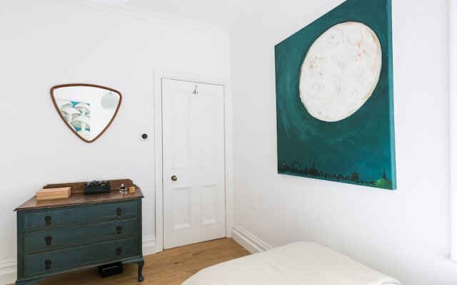 Beautiful, Grand House - Modern Art-Filled Interior