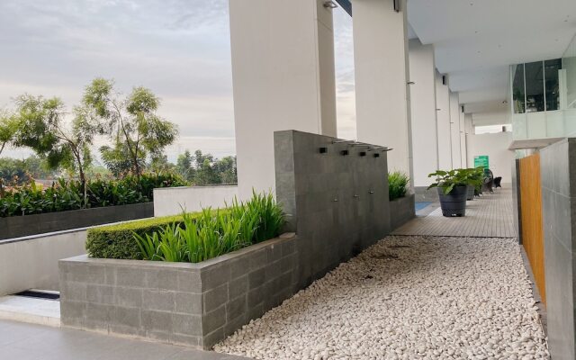Breeze Apartments at Bintaro by OkeStay