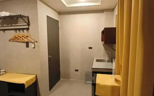 OYO 1138 Grey Hotel