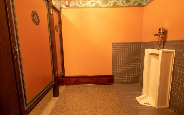 McMenamins Hotel Oregon