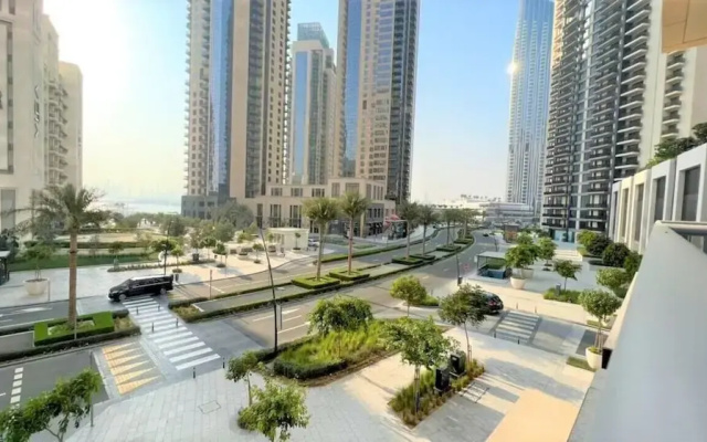 Luxury Dubai Creek Harbour Waterfront Apartment