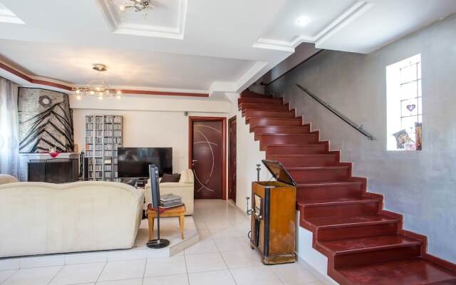 Villa Marilia - Lux home near Beach