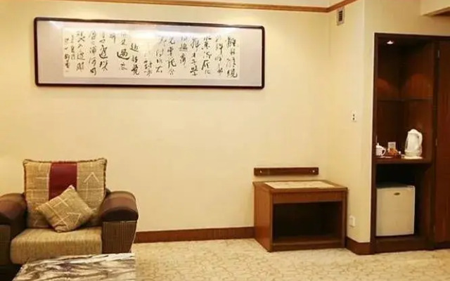 Century Plaza Qidu Hotel