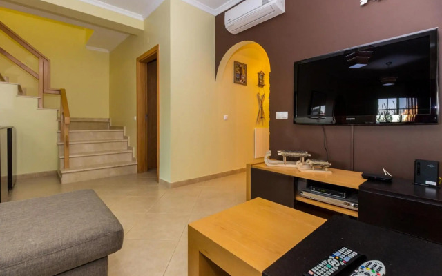 Villa Engiadina by ALGARVEMANTA