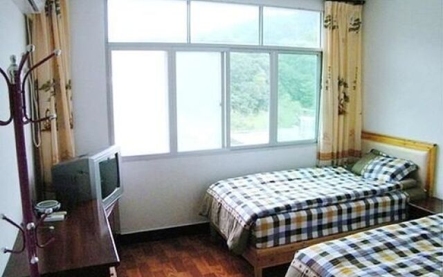 Teacher Wang Lulu Lodging House