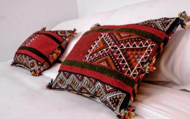 Sweet Inn - Atic Sagrada