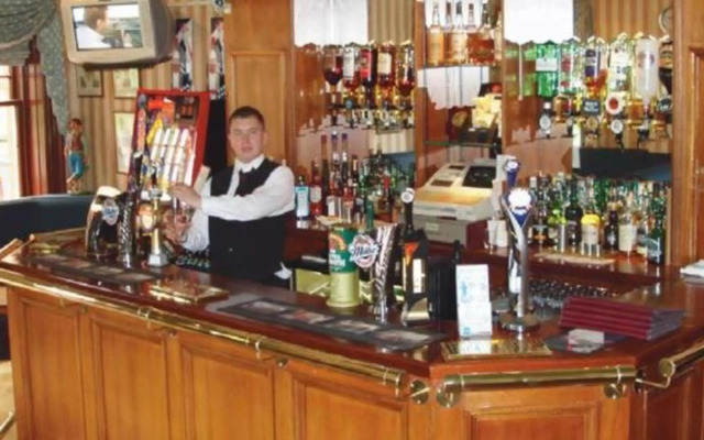 OYO Dunmar House Hotel