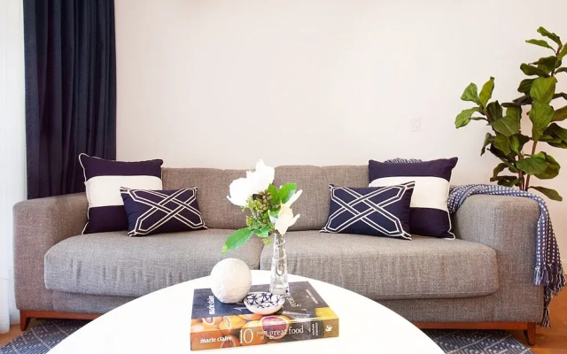 Stylish Studio With Balcony Near Darling Square