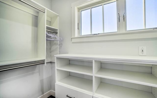 2 Mi to Town: Castle Rock Retreat w/ Fireplace!