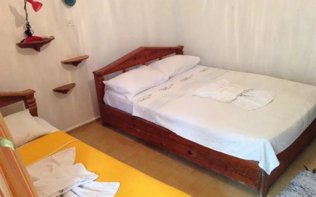 Bronz Motel