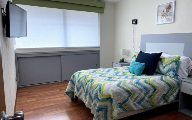 Large and Comfortable Apartment in Napoles Area Neighborhood