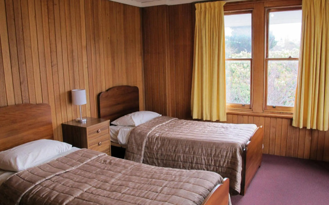 Riverfront Motel & Restaurant