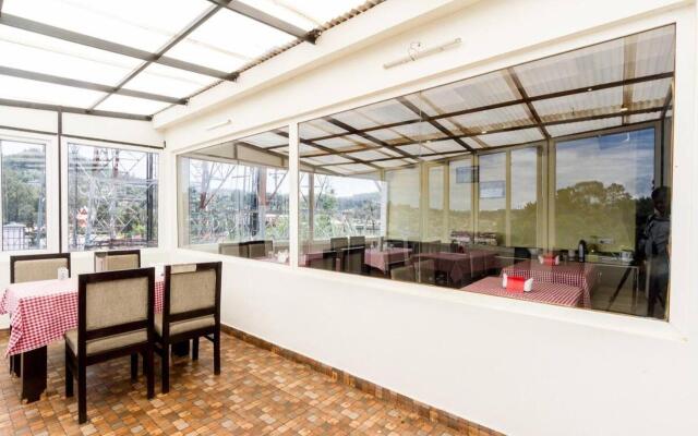 Fabhotel Sholas Residency I