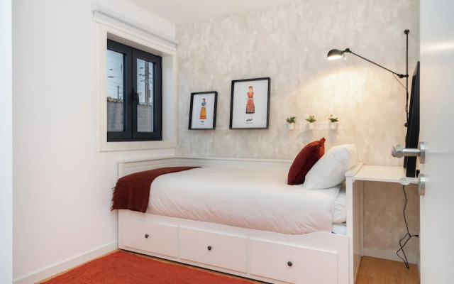 C314 Riverside View Premium Apartment w/ AC & Terrace