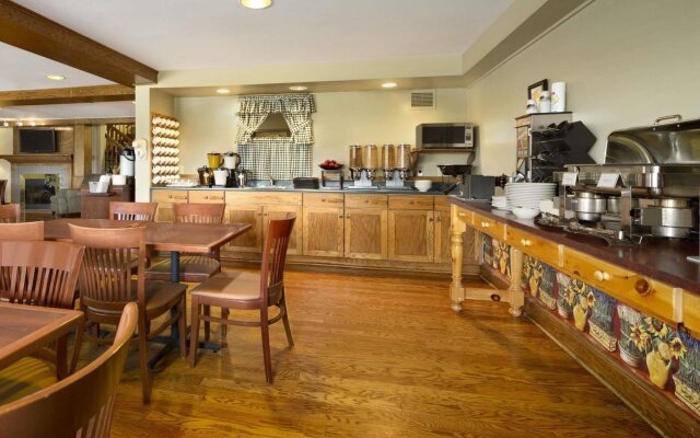 Travelodge Suites by Wyndham New Glasgow